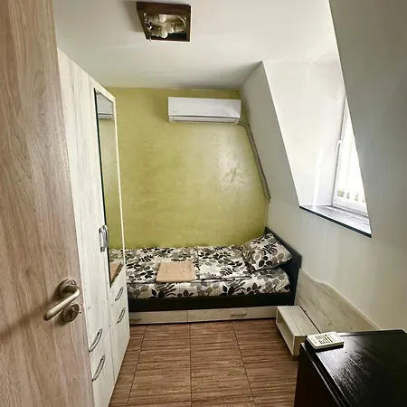 Guest Comfort 2 Center Hostel *