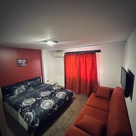 Guest Comfort 2 Center Hostel